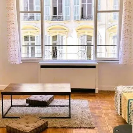 Calme Hyper Centre *